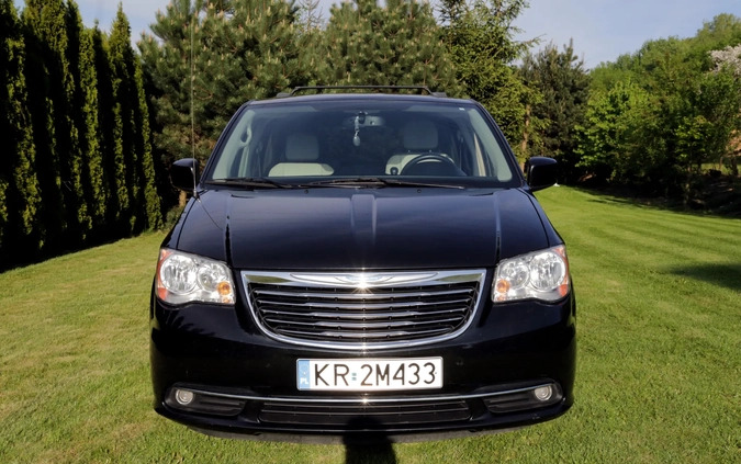 Chrysler Town &amp; Country cena 52500 przebieg: 167300, rok produkcji 2013 z Kraków małe 704